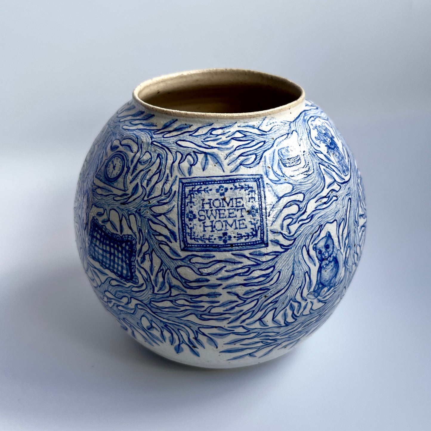 Handcrafted Ceramic Vase – Home Sweet Home (Speckled Stoneware, 1.15L)