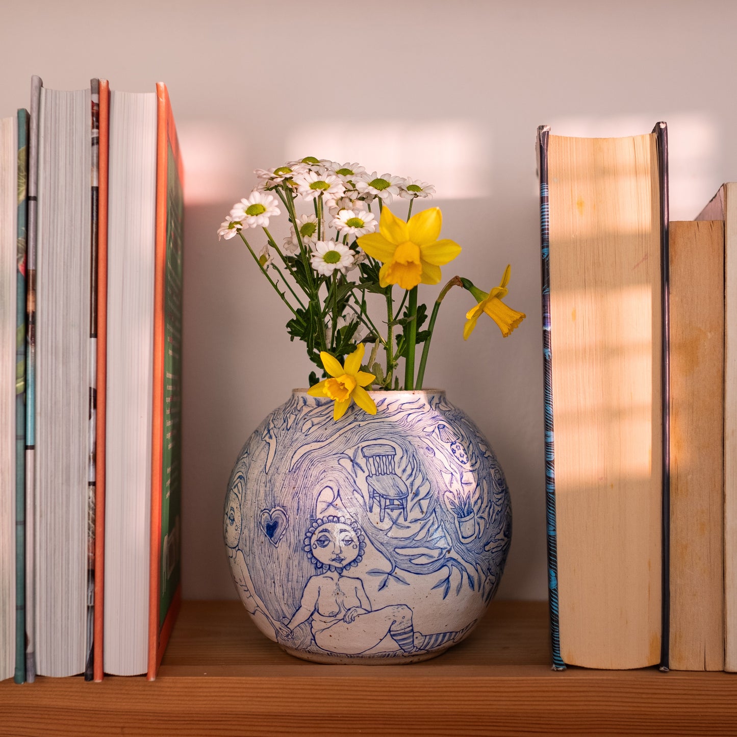 Handcrafted Ceramic Vase – Home Sweet Home (Speckled Stoneware, 1.15L)