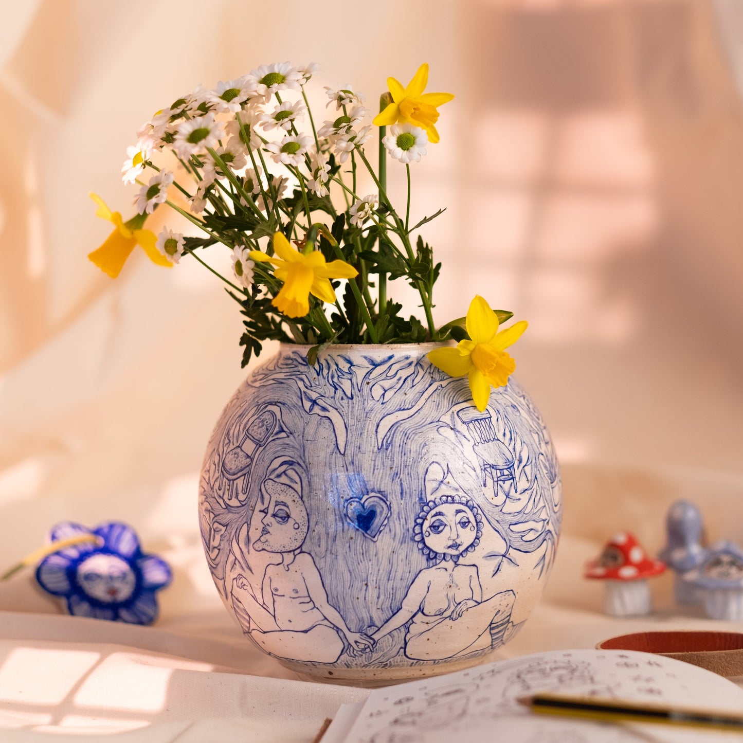 Handcrafted Ceramic Vase – Home Sweet Home (Speckled Stoneware, 1.15L)