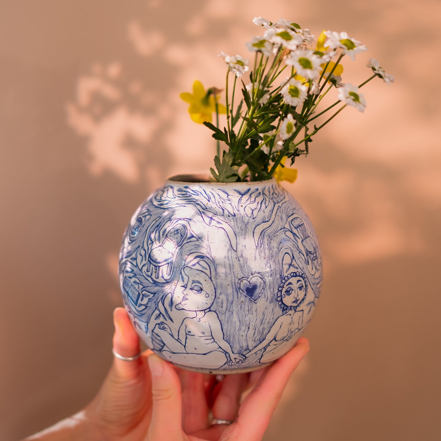 Handcrafted Ceramic Vase – Home Sweet Home (Speckled Stoneware, 1.15L)